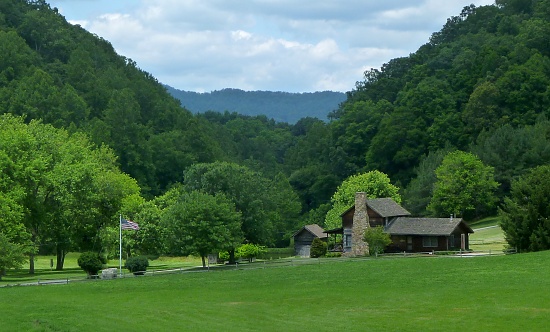 A Tennessee Mountain Home by calm