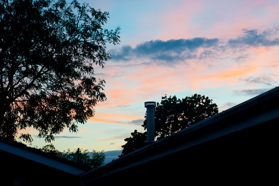 Sky, between two rooves by manek43509