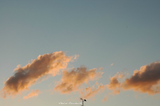 Paris, 9.38 PM by parisouailleurs