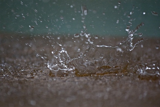 Rain splatter by sugarmuser