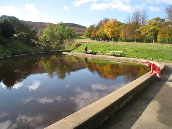 Ilkley paddling pool by sarahhorsfall