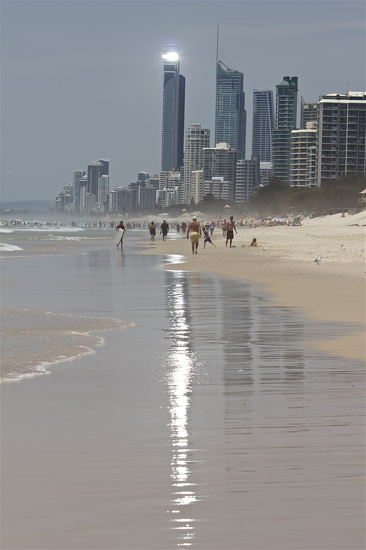 Glow from the Soul building at the Gold Coast by sugarmuser