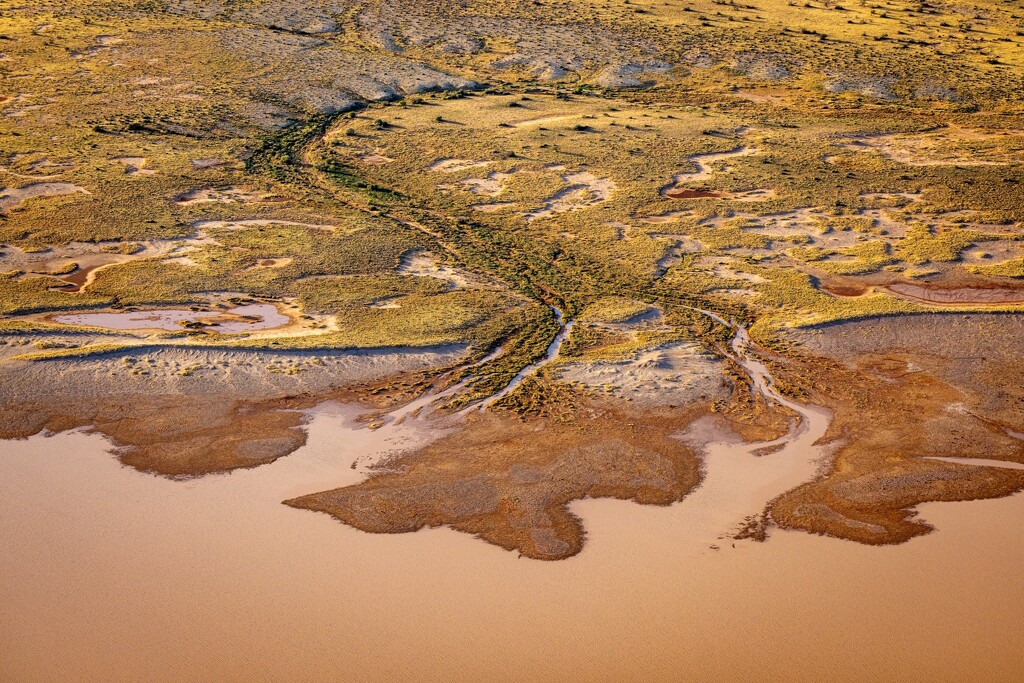 Lake Eyre from above by flyrobin