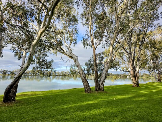 Lake Lascelles by heartside