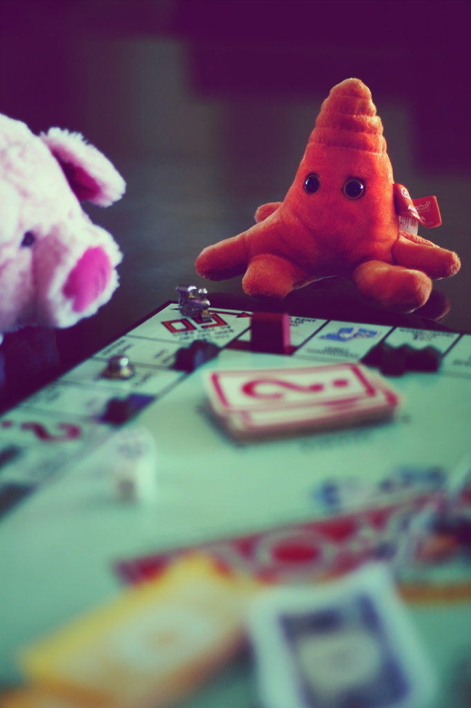 Amoeba plays Monopoly by pocketmouse