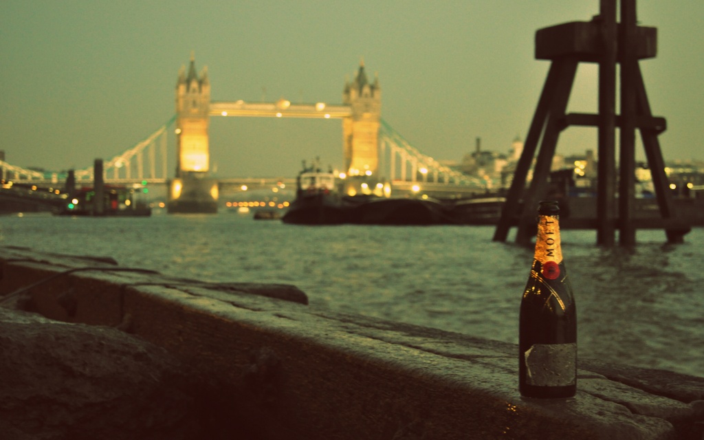 Moet and the Bridge by andycoleborn