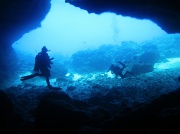 7th Mar 2011 - Divers at entrance to Thundercliff Cave