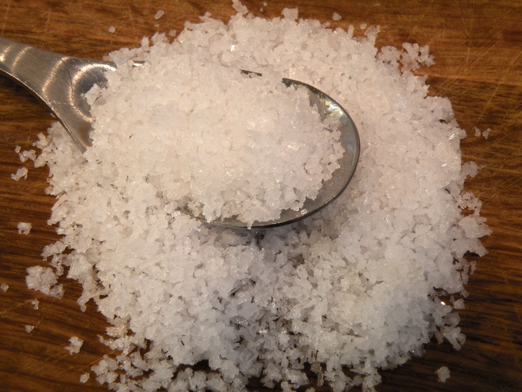 A pinch of salt... by manek43509