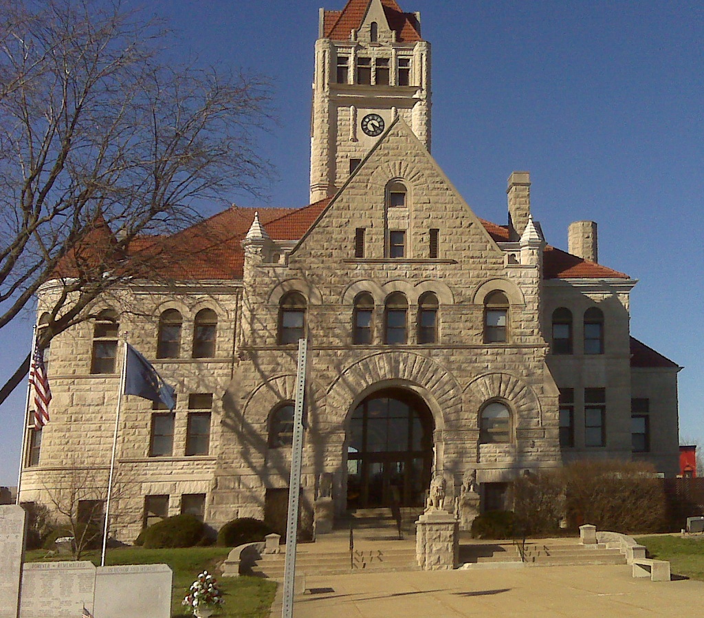 Courthouse Rochester, IN by graceratliff
