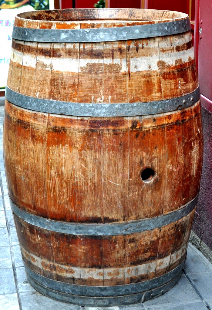 Old Barrel  by philbacon