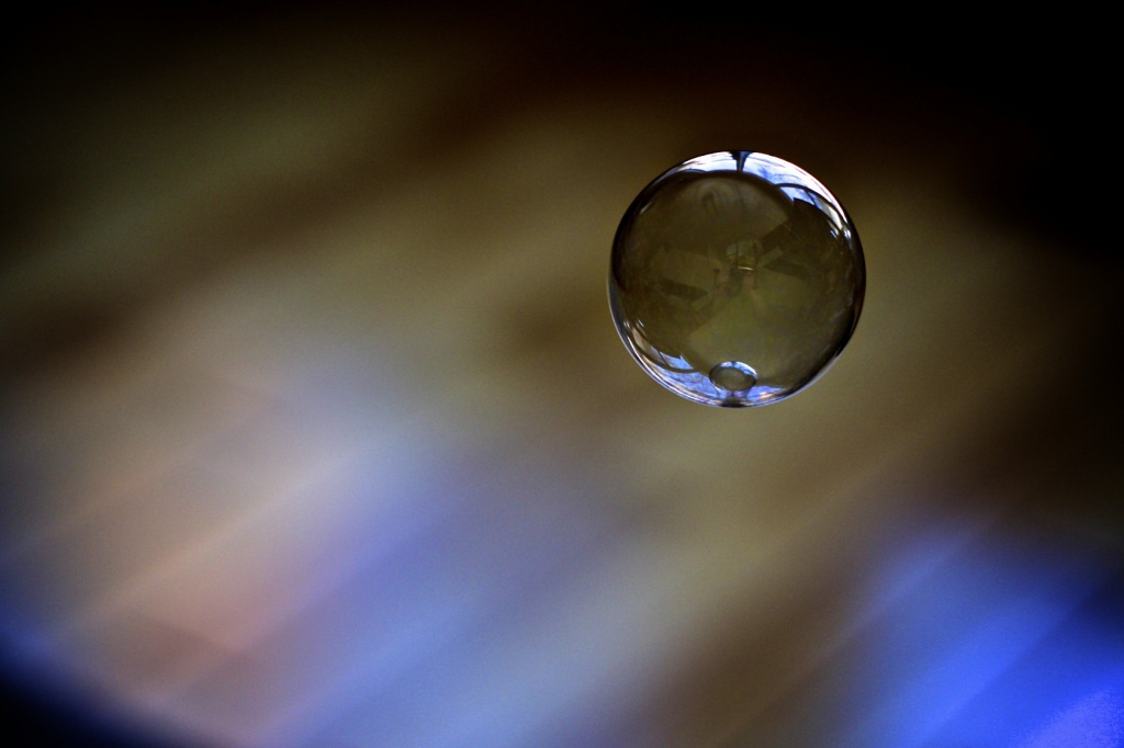 Floating Bubble by laurentye