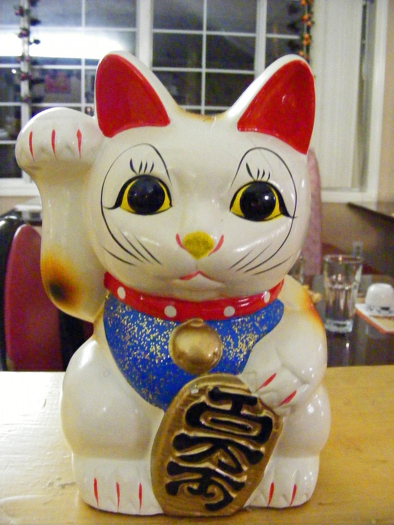 Chinese Lucky Cat by lauriehiggins