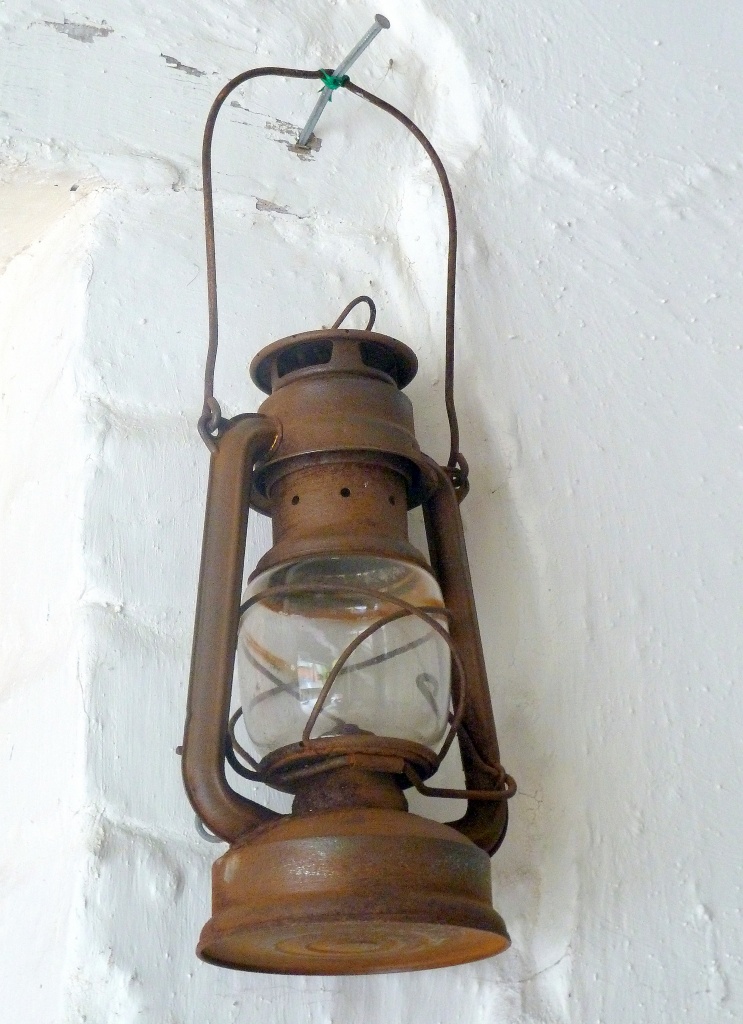 Old hurricane lamp by dulciknit