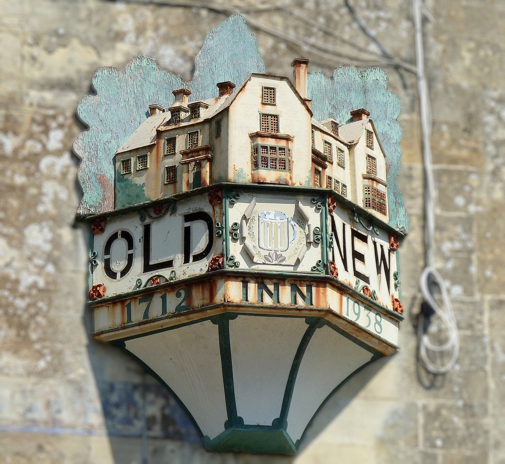 Pub sign lantern? by dulciknit