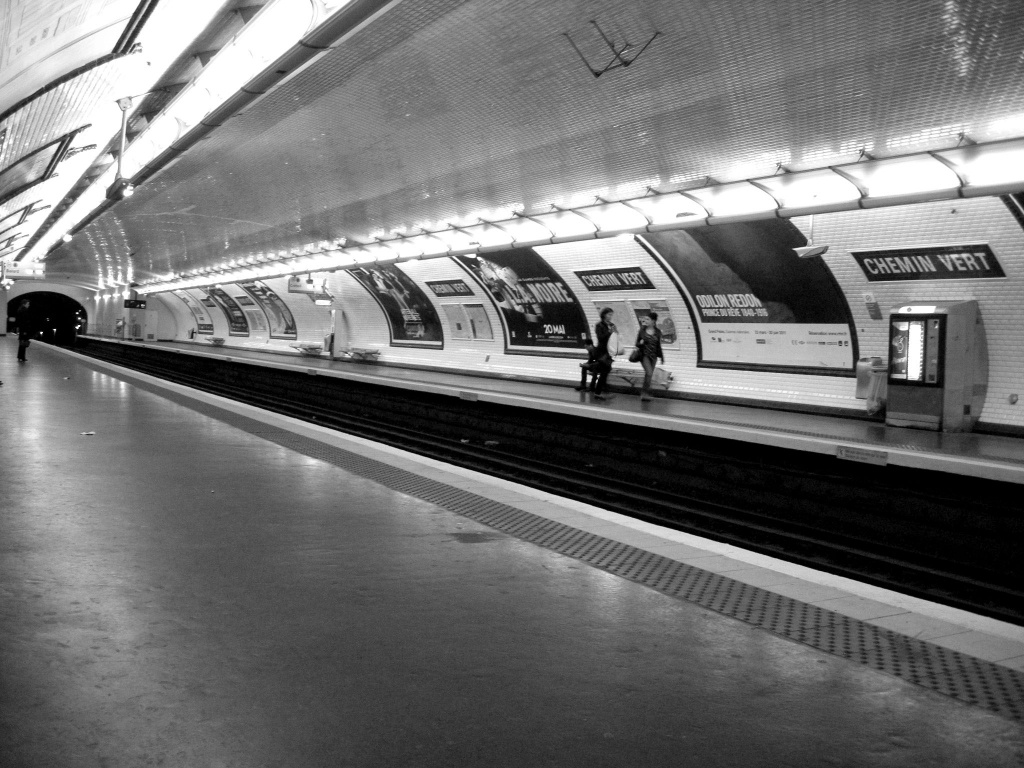 Metro Chemin vert by parisouailleurs