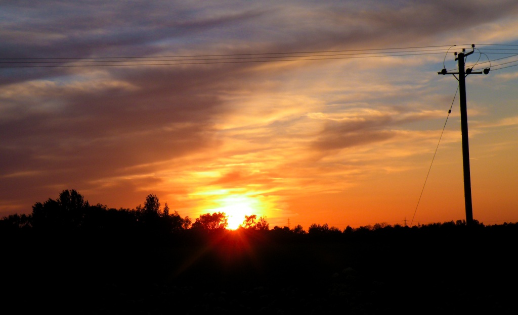 Sunset over the Cambridgeshire Fens by manek43509