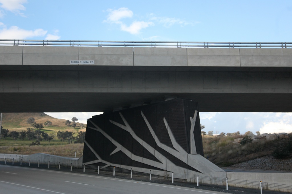 Overpass on the Hume Freeway  by lbmcshutter