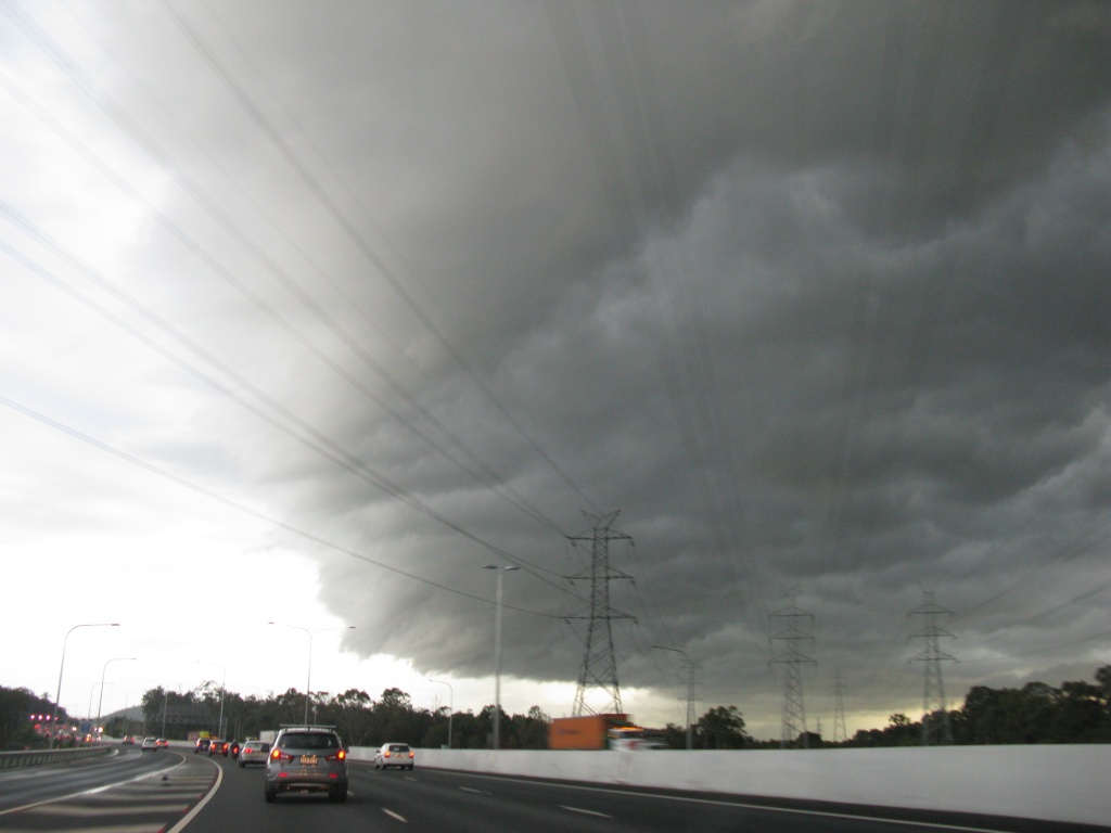 Storm Rolls In by loey5150