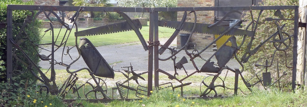 Old iron gates by dulciknit