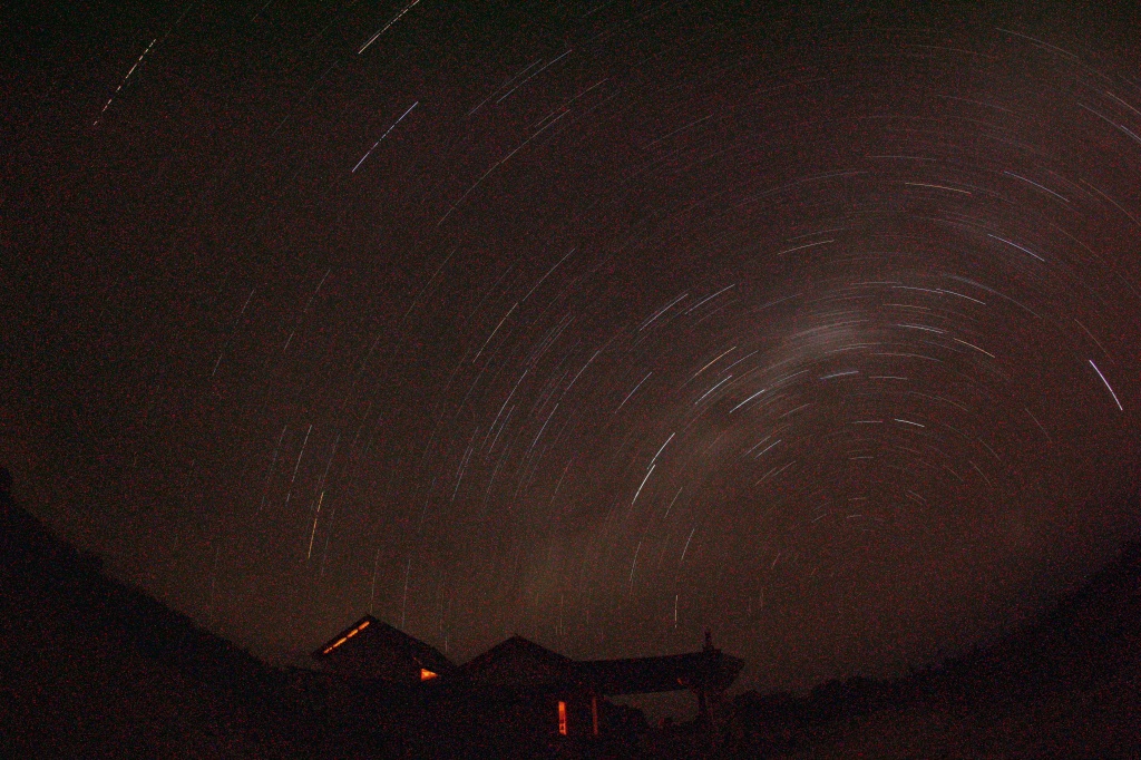 my first star trail attempt - thanks Swivelhips for the inspiration/motivation to finally attempt this style of photography after about a year of thinking about it by lbmcshutter