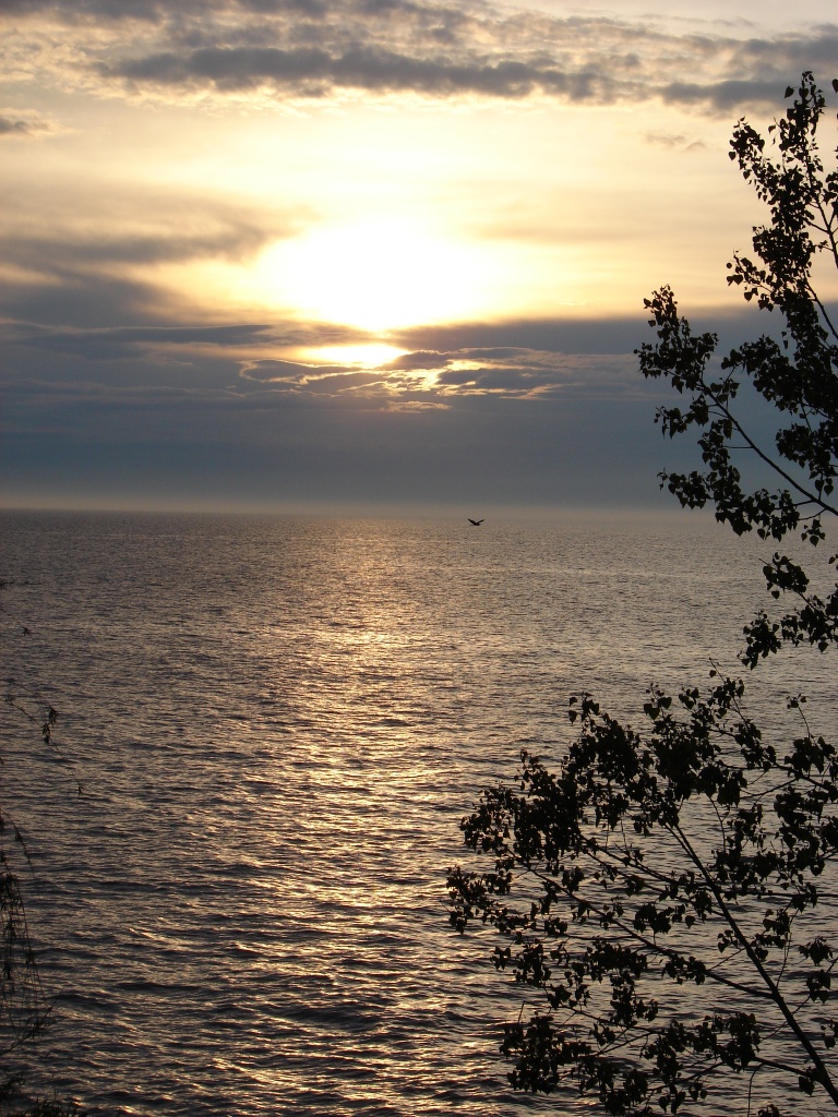 Sun goin down over Lake Erie by brillomick