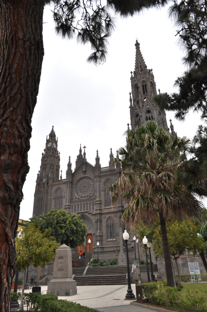 Cathedral in Arucas, Gran Canaria by Weezilou
