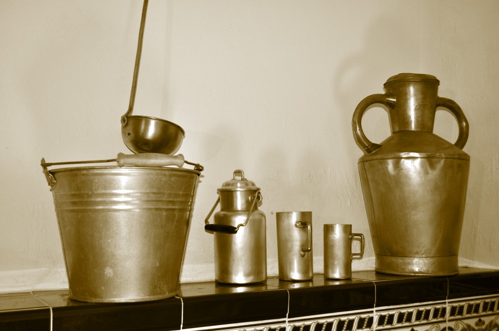 Pots & Pans by philbacon