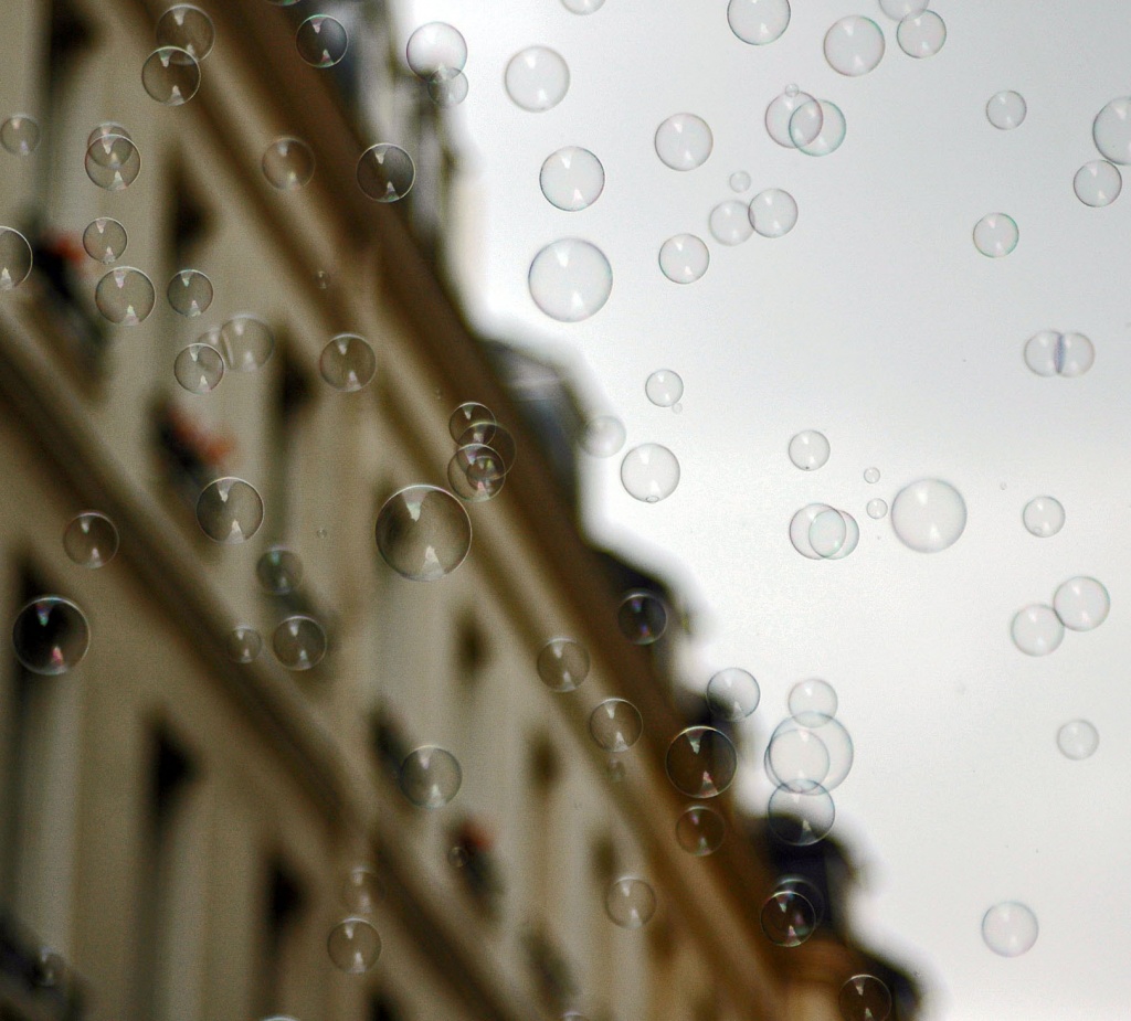 Paris bubbles by parisouailleurs