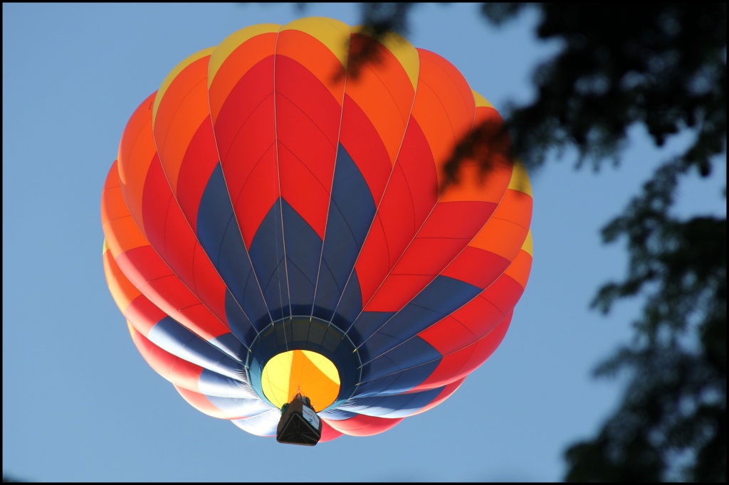 Ballon over Tualatin by hjbenson
