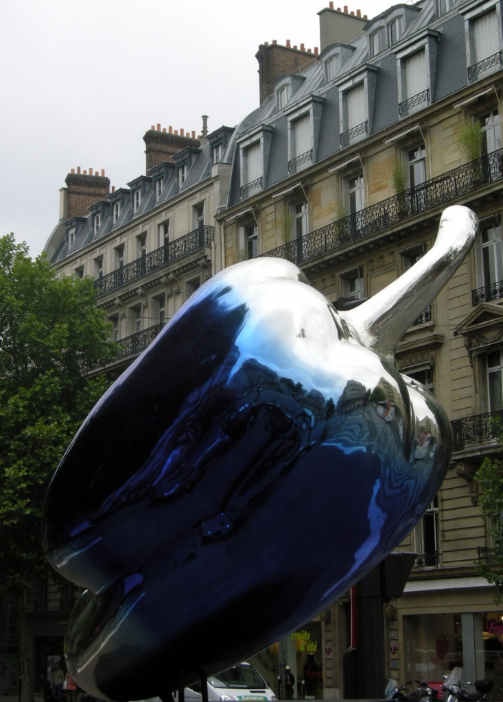 Giant peper boulevard Saint Germain by parisouailleurs