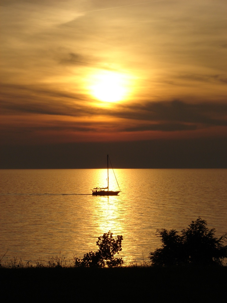 Sunset Sailing by brillomick