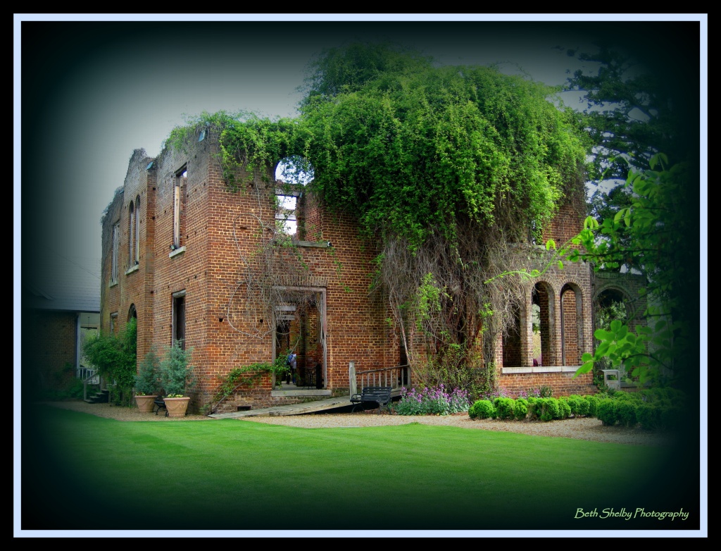 Ruins of Barnsley Mansion by vernabeth
