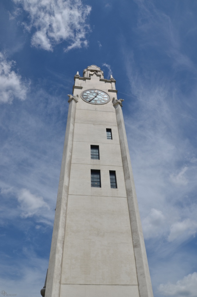Montreal Clock Tower by dora
