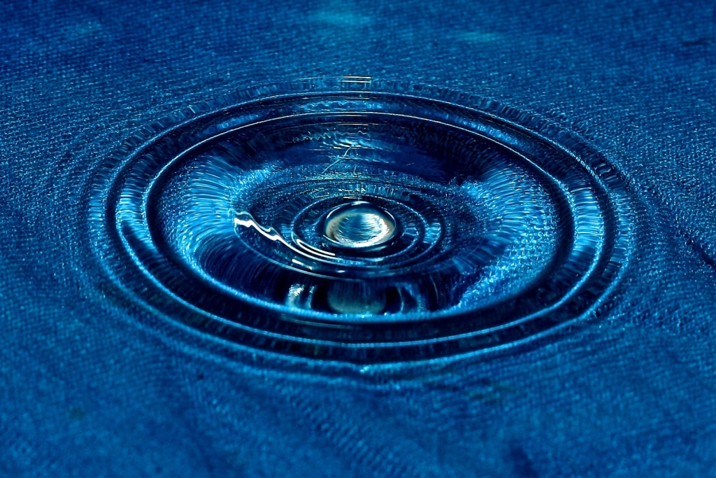 Water Drop Shot by laurentye