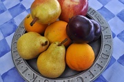 25th Apr 2010 - Apples, (Oranges), Pears & Plums...