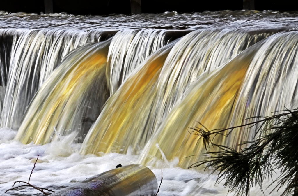 overflow at Coppins crossing  by ltodd