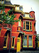 22nd Aug 2011 - Crooked house