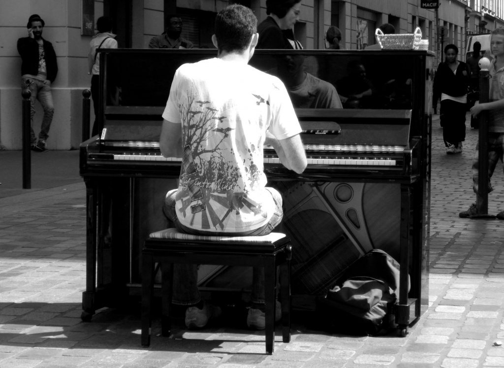 Just for fun: The piano in the street by parisouailleurs