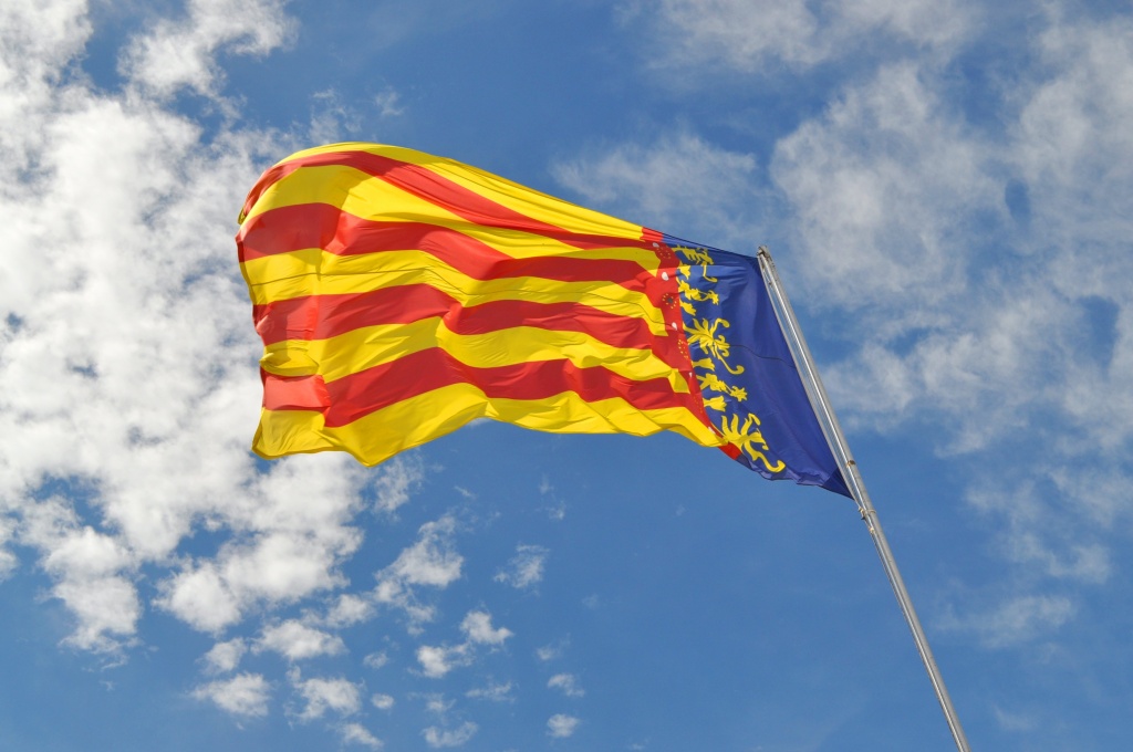 The flag of Valencia by philbacon