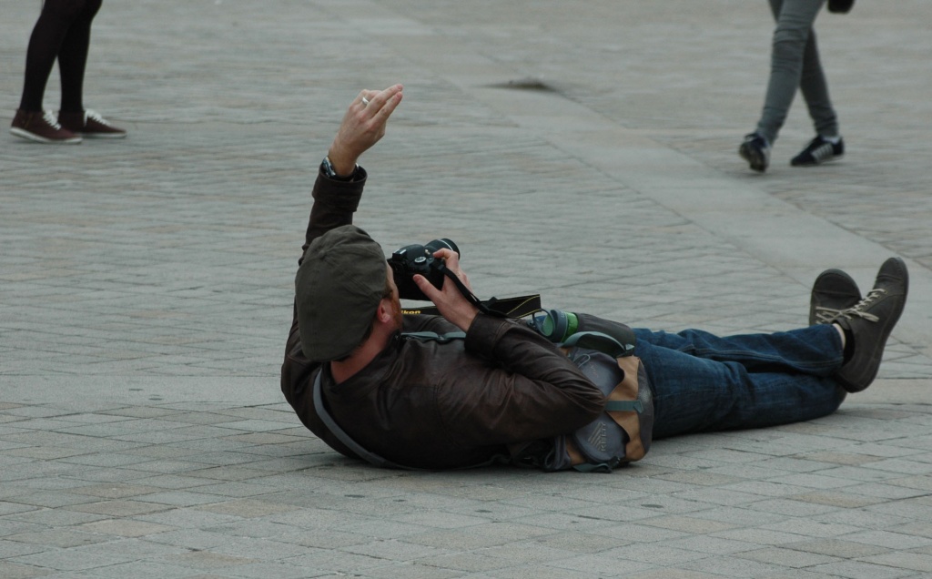 Just for fun: The tough time of the touristic photographer by parisouailleurs