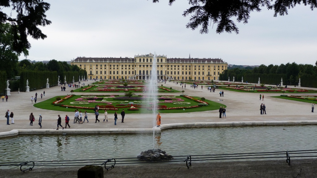 FORMAL GARDEN – SCHONBRUNN PALACE, VIENNA (1) by sangwann