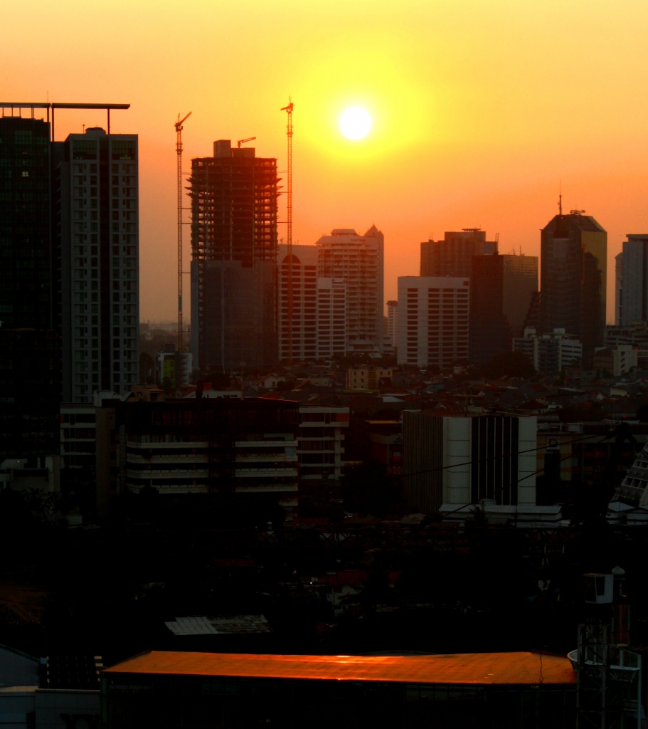 Jakartan Sunset by lily
