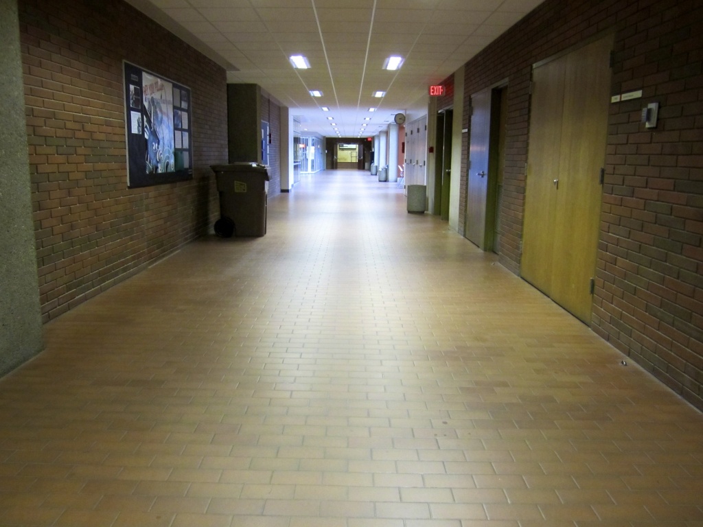 Empty Hallway by laurentye