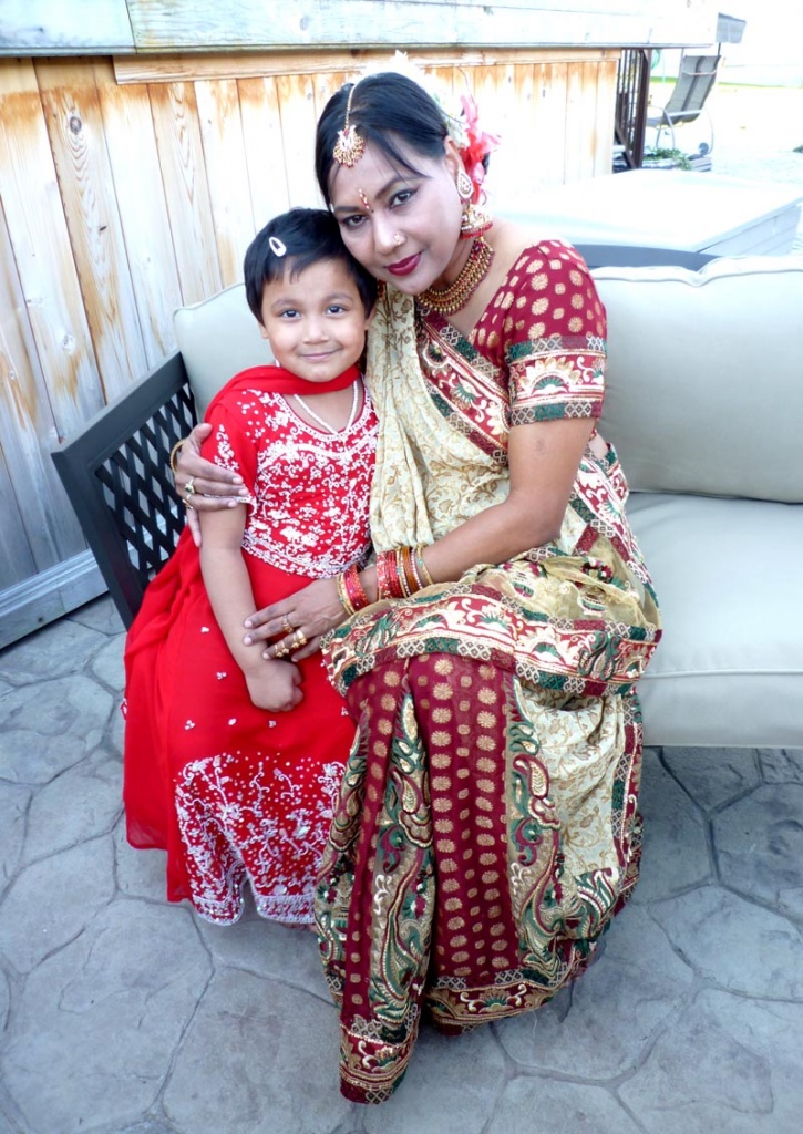 Indian Dancer and Daughter by cwarrior