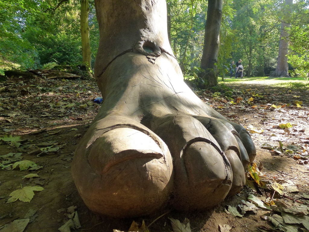 Big foot by dulciknit