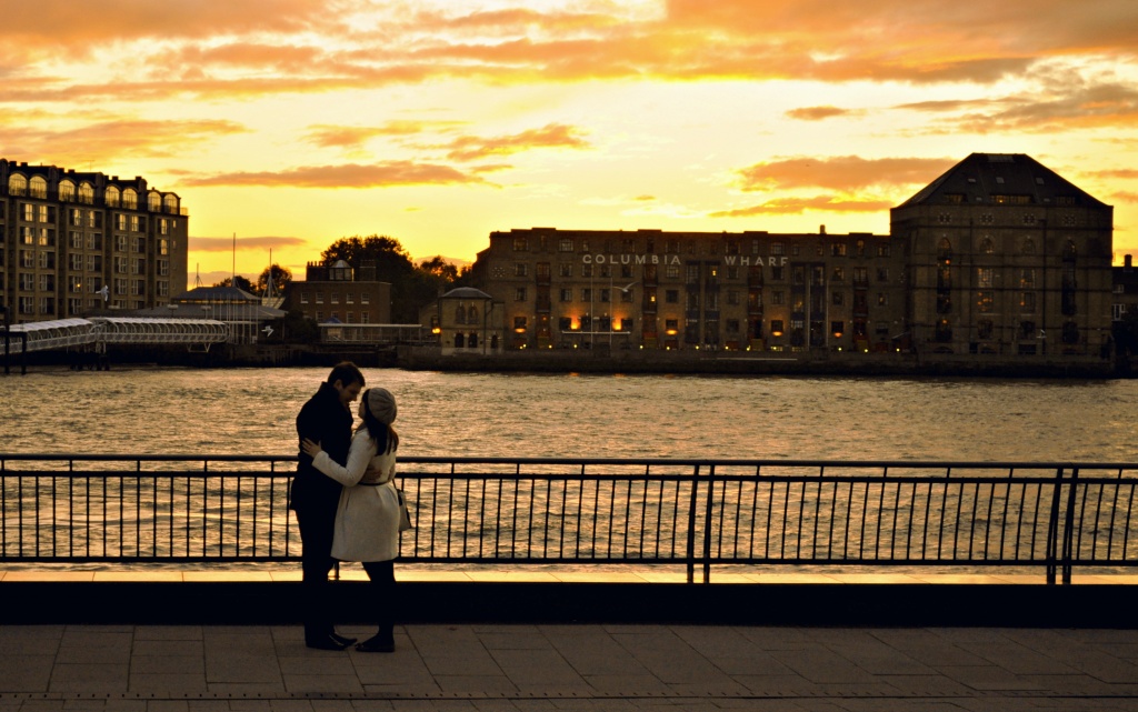 Sunset Lovers by andycoleborn