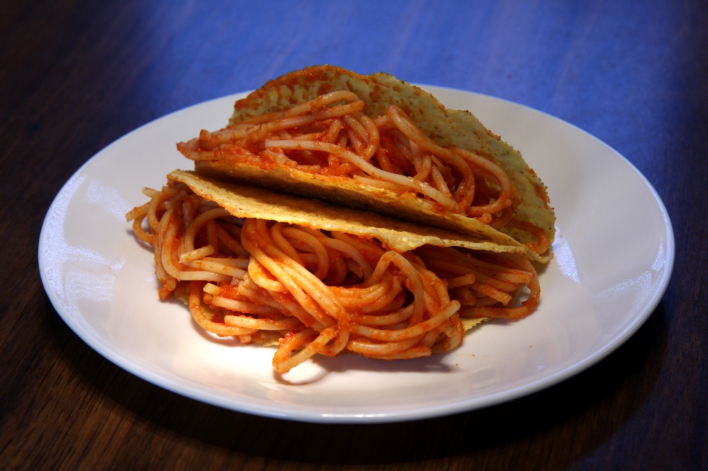 Spaghetti tacos by ldedear
