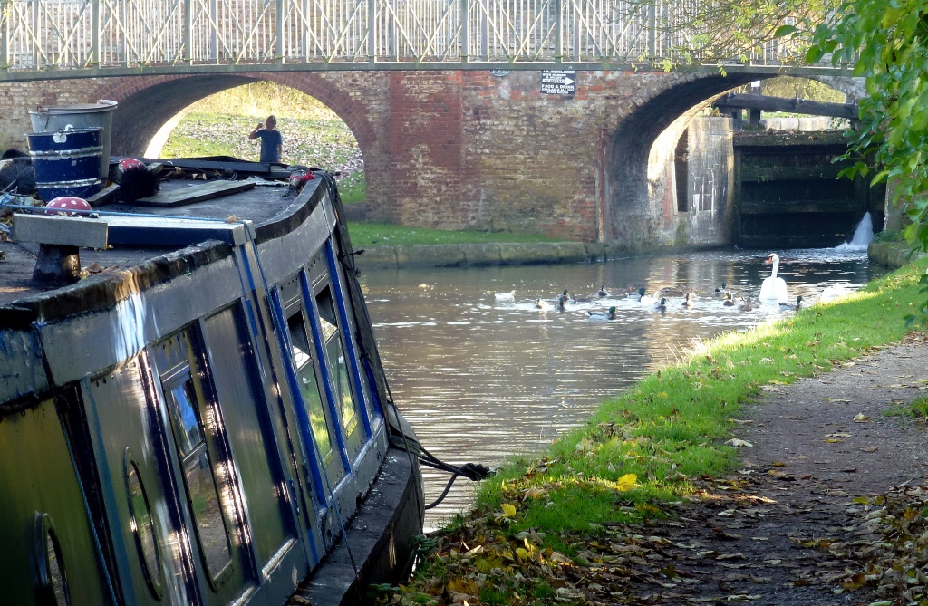 Sunday afternoon on the Grand Union canal  by dulciknit