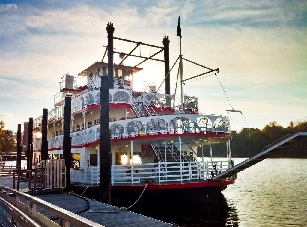 Alabama Riverboat by bradsworld