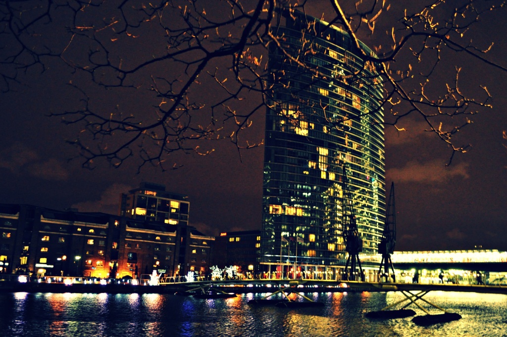 No.1 West India Quay by andycoleborn